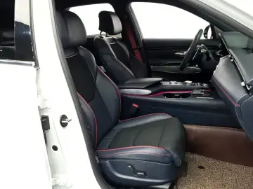 2022 Genesis GV70 с пробегом 95 085 км