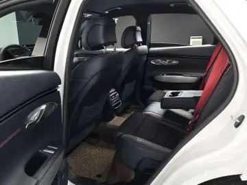 2022 Genesis GV70 с пробегом 95 085 км