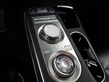 2021 Genesis GV70 с пробегом 56 631 км