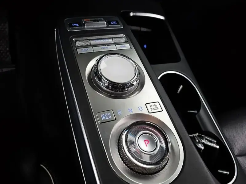 2021 Genesis GV70 с пробегом 56 631 км
