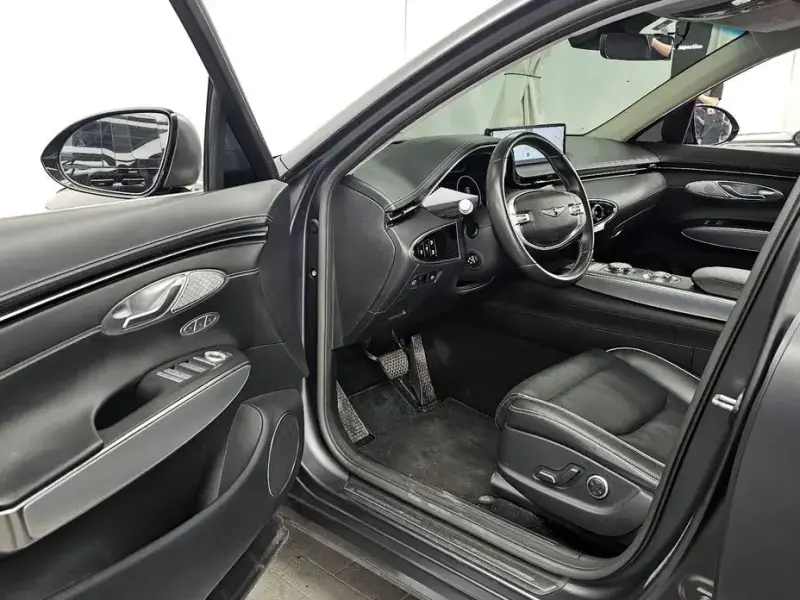2021 Genesis GV70 с пробегом 56 631 км
