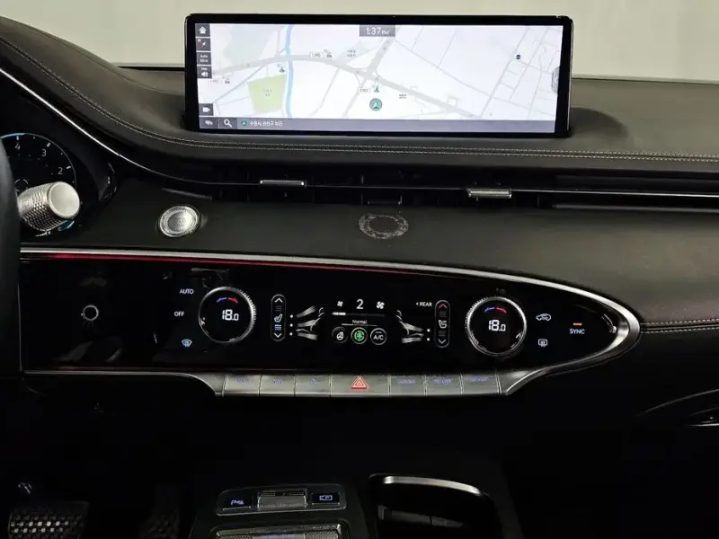 2021 Genesis GV70 с пробегом 56 631 км