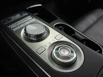 2021 Genesis GV70 с пробегом 91 171 км