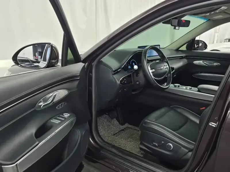 2021 Genesis GV70 с пробегом 91 171 км