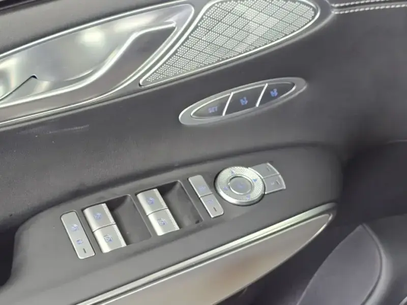 2021 Genesis GV70 с пробегом 91 171 км