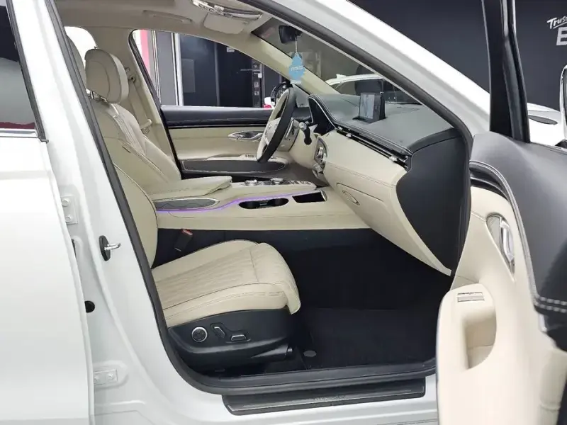2021 Genesis GV70 с пробегом 75 538 км