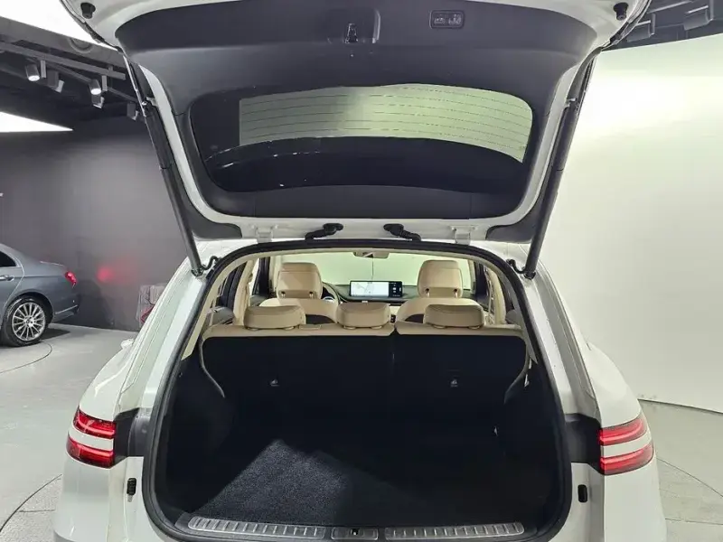 2021 Genesis GV70 с пробегом 75 538 км