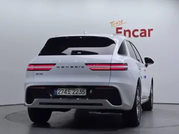 2021 Genesis GV70 с пробегом 49 678 км