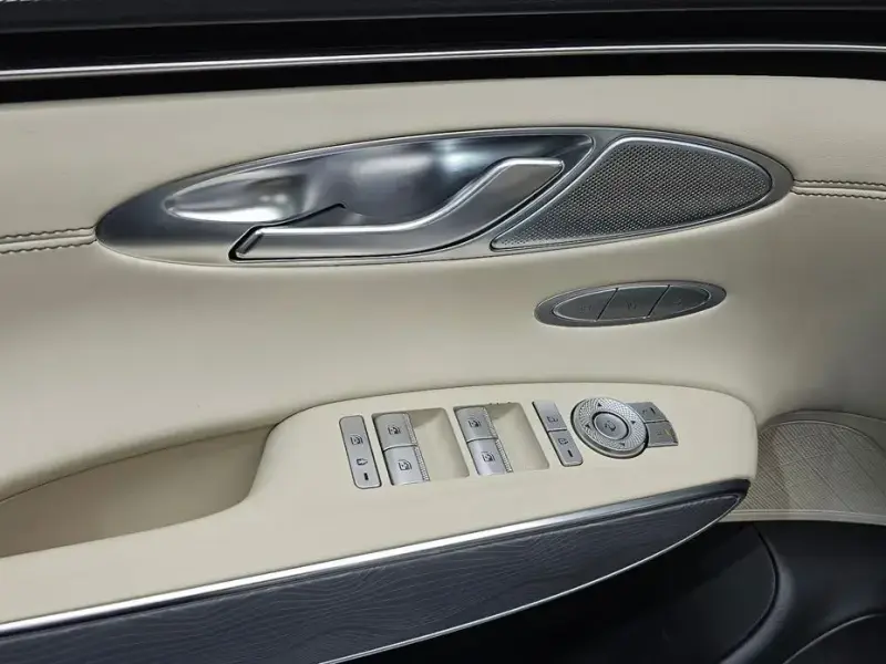 2021 Genesis GV70 с пробегом 75 538 км