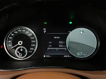 2021 Genesis GV70 с пробегом 49 678 км