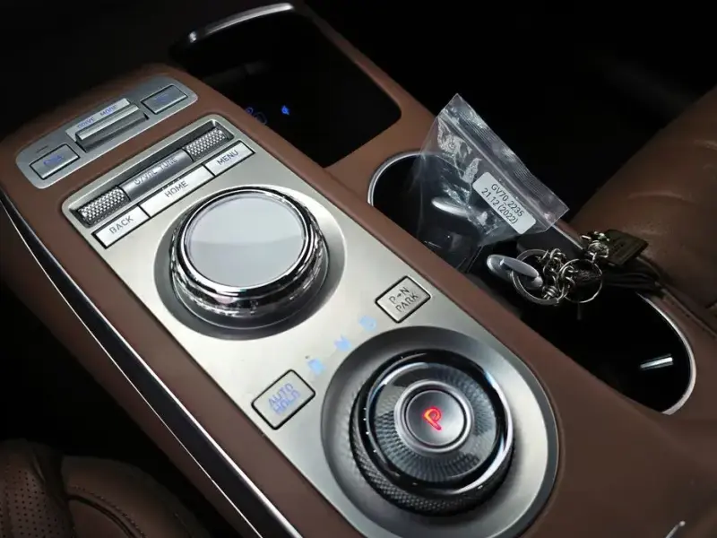 2021 Genesis GV70 с пробегом 49 678 км