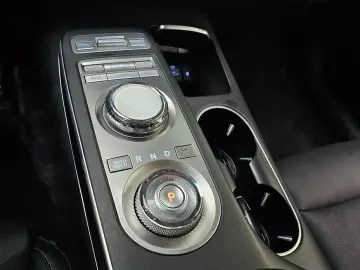 2021 Genesis GV70 с пробегом 85 788 км