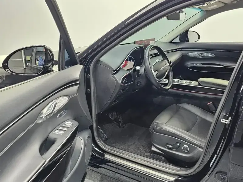 2021 Genesis GV70 с пробегом 85 788 км