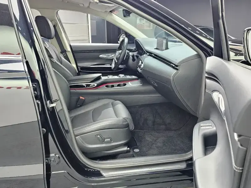 2021 Genesis GV70 с пробегом 85 788 км