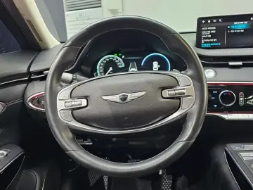 2021 Genesis GV70 с пробегом 85 788 км