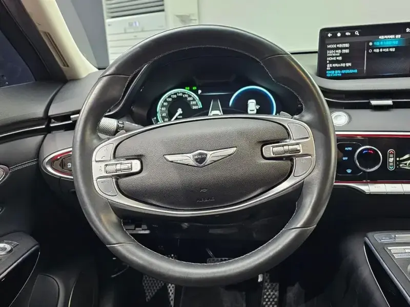 2021 Genesis GV70 с пробегом 85 788 км