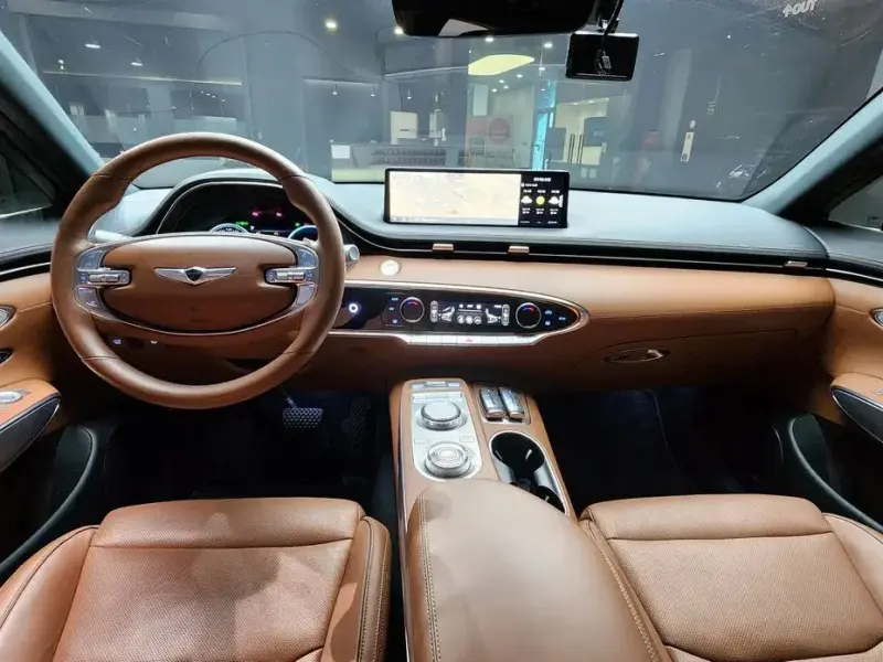2022 Genesis GV70 с пробегом 41 656 км