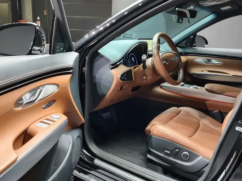 2022 Genesis GV70 с пробегом 41 656 км