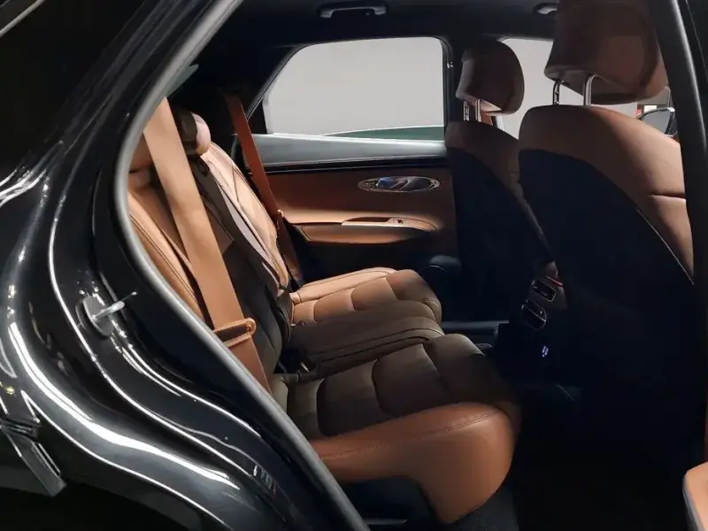 2022 Genesis GV70 с пробегом 41 656 км