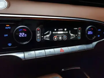 2022 Genesis GV70 с пробегом 41 656 км