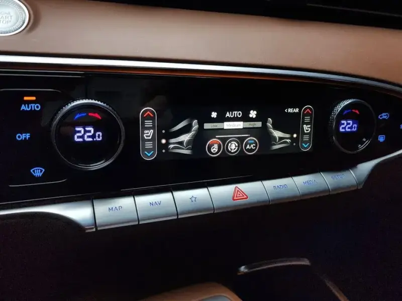 2022 Genesis GV70 с пробегом 41 656 км