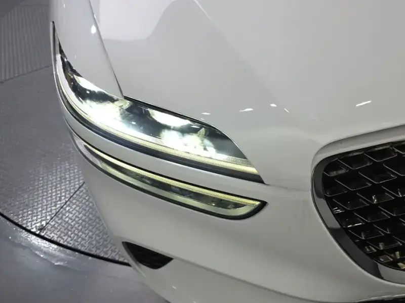 2021 Genesis GV70 с пробегом 52 978 км