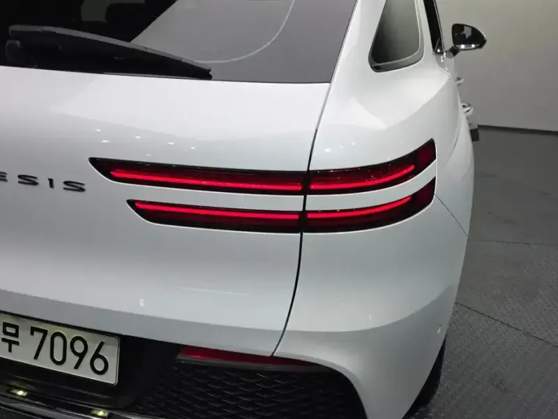 2021 Genesis GV70 с пробегом 52 978 км