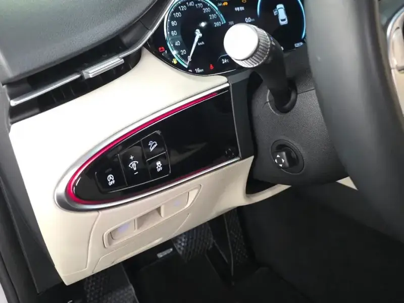 2021 Genesis GV70 с пробегом 52 978 км