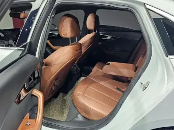 2021 Audi A4 с пробегом 47 137 км
