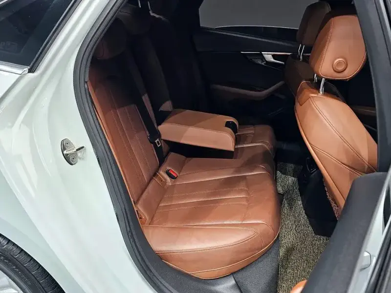 2021 Audi A4 с пробегом 47 137 км