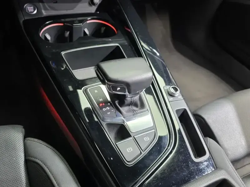 2022 Audi A4 с пробегом 64 549 км
