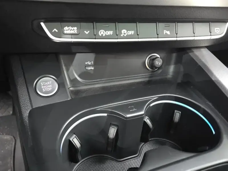 2022 Audi A4 с пробегом 12 483 км