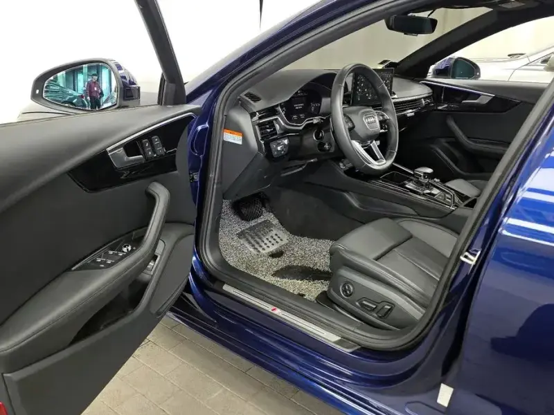 2022 Audi A4 с пробегом 75 082 км