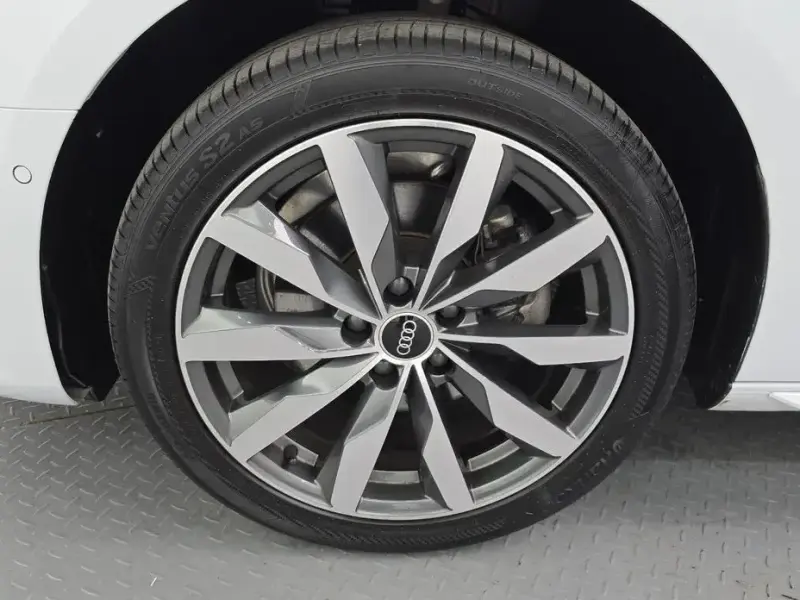 2022 Audi A4 с пробегом 44 291 км