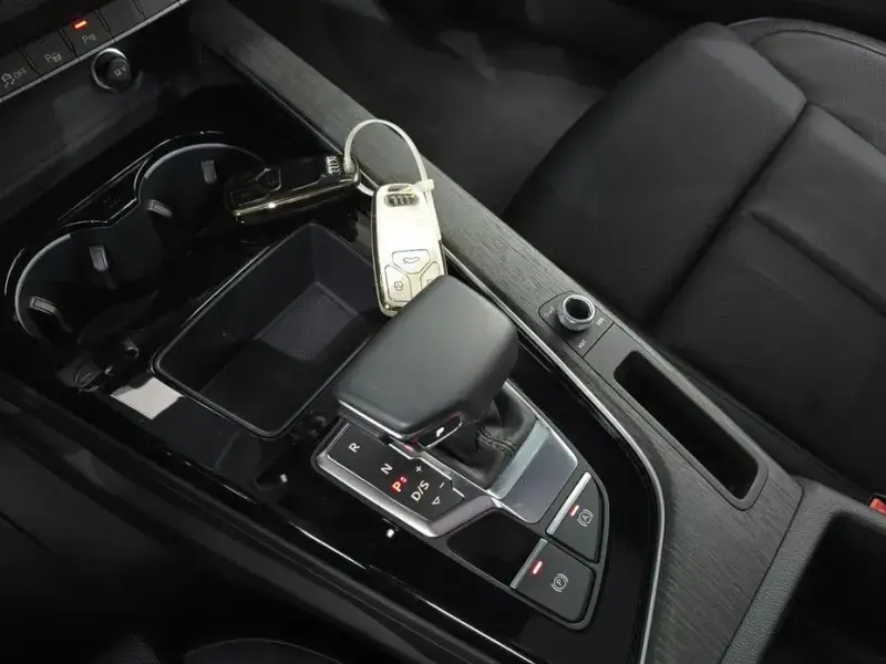 2022 Audi A4 с пробегом 44 291 км