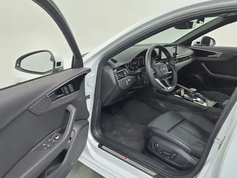 2022 Audi A4 с пробегом 44 291 км