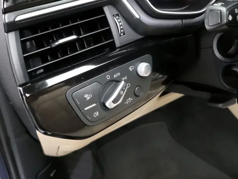 2021 Audi A4 с пробегом 57 429 км