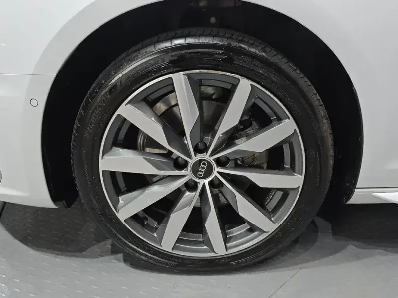 2023 Audi A4 с пробегом 39 650 км
