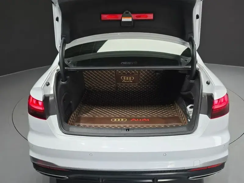 2023 Audi A4 с пробегом 39 650 км