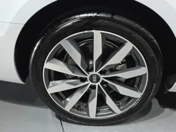 2023 Audi A4 с пробегом 39 650 км