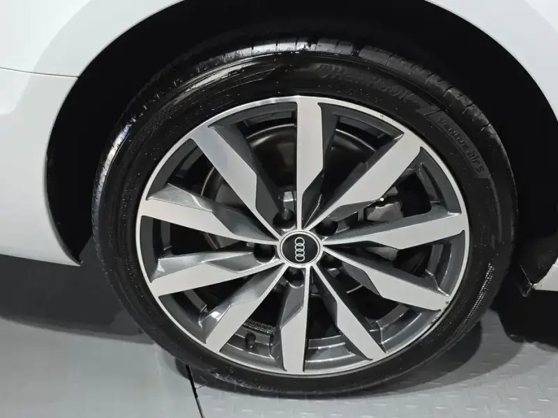 2023 Audi A4 с пробегом 39 650 км