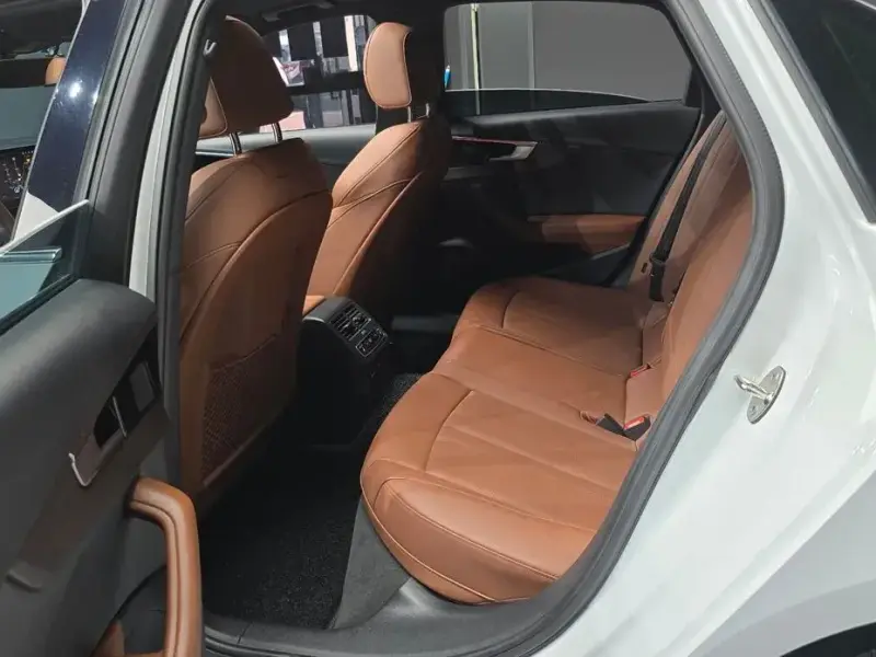 2023 Audi A4 с пробегом 39 650 км