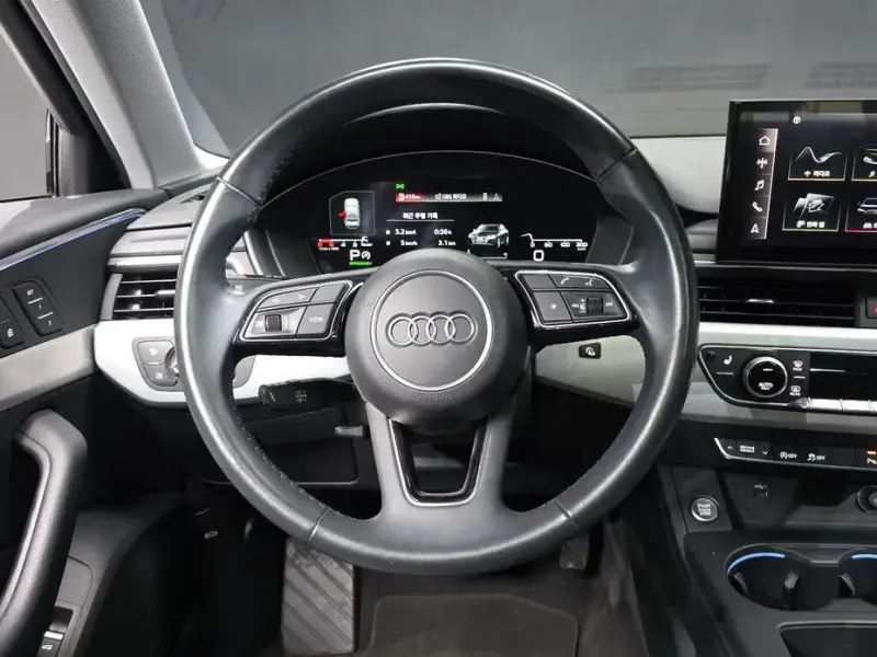 2021 Audi A4 с пробегом 50 084 км