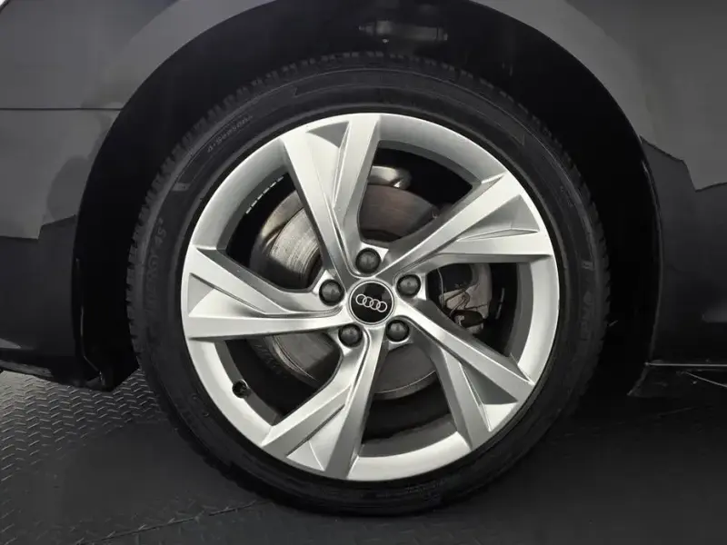 2021 Audi A4 с пробегом 33 690 км