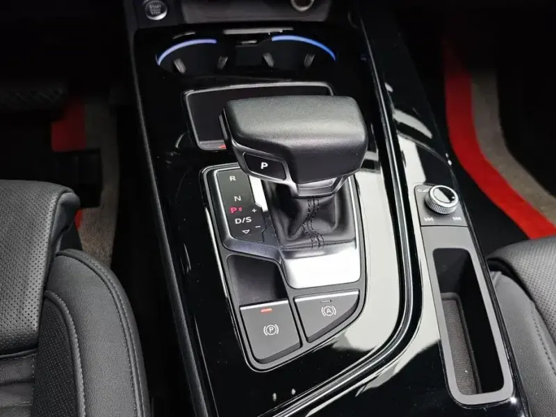 2021 Audi A4 с пробегом 33 690 км