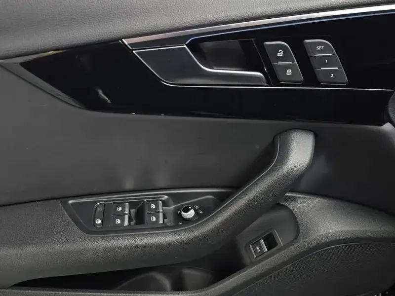 2021 Audi A4 с пробегом 33 690 км