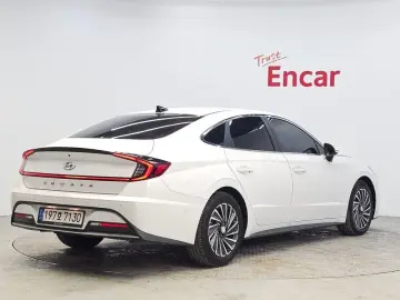 2022 Hyundai Sonata с пробегом 42 725 км