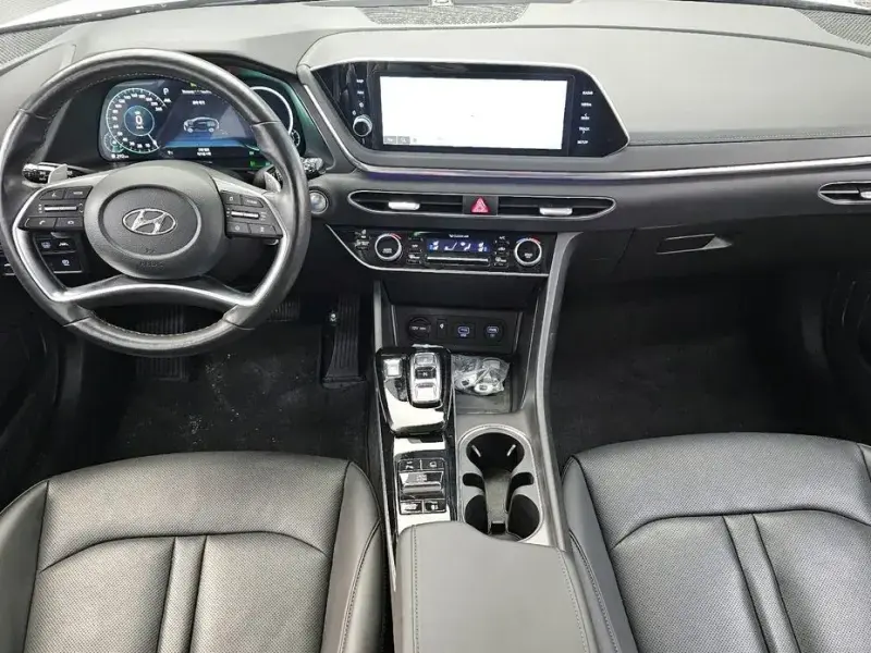 2022 Hyundai Sonata с пробегом 42 725 км