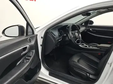 2022 Hyundai Sonata с пробегом 56 744 км