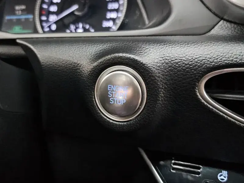 2022 Hyundai Sonata с пробегом 56 744 км